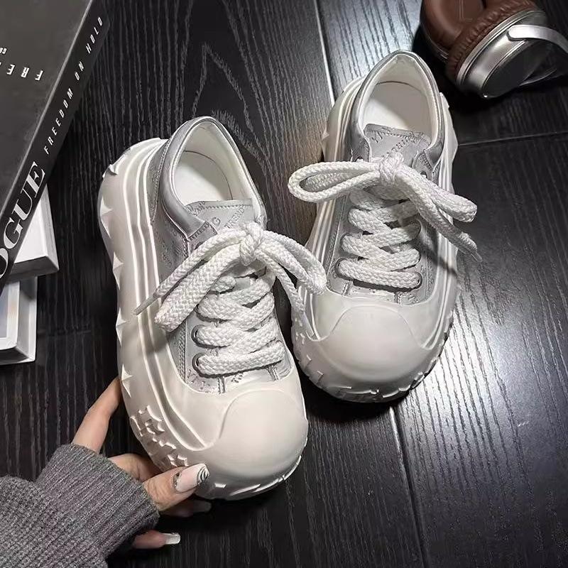 Yueyu big head muffin thick-soled little white shoes women's casual board shoes versatile letter printing small man height-increasing bread shoes