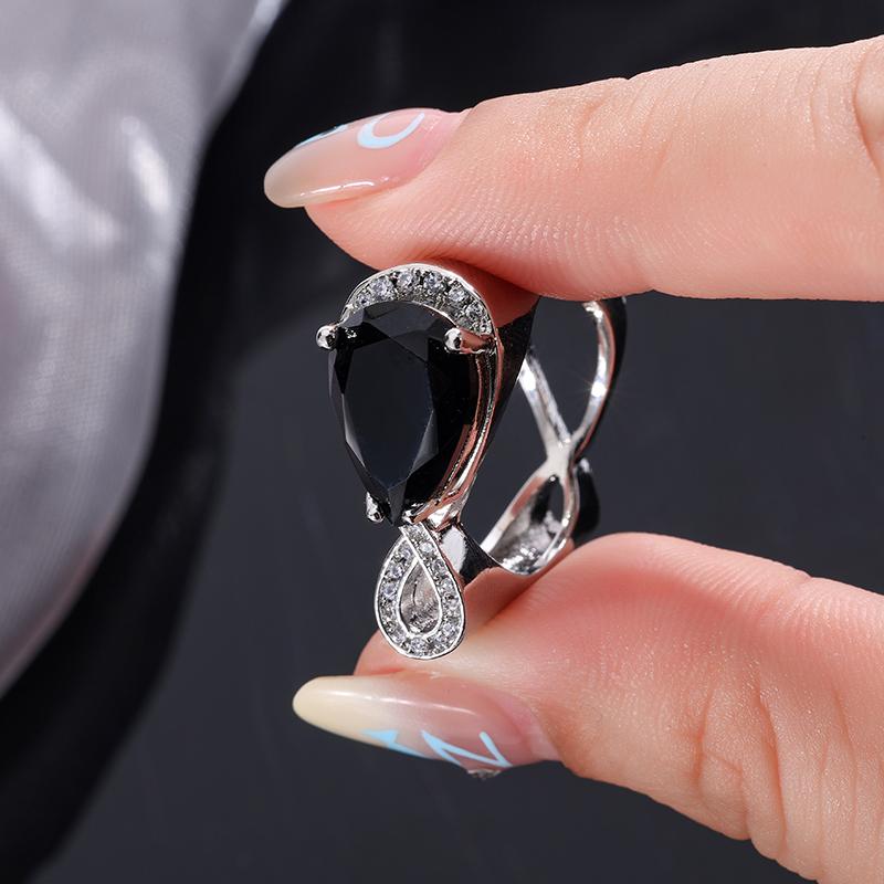 Elegant 925 Silver Plated Geometry Ring Inlaid with Dazzling Rhinestone Luxurious Party Birthday Jewelry Gift