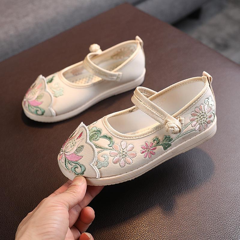 Girls Princess Dress Shoes Fine Embroidery Hanfu Dance Shoes Tang Retro Handmade Children Cloth Shoes Antiskid Baby Moccasin
