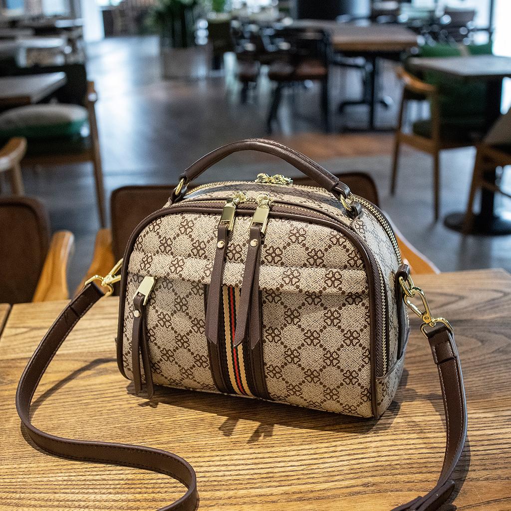 Luxury PVC Ladies Crossbody Bags Casual Female Contrast Color Shoulder Bags Versatile High-capacity Handheld Women's Handbags