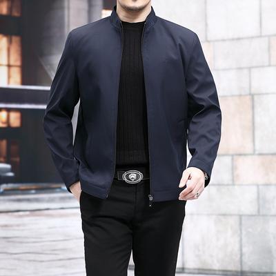Top e Cappotto con Collo Rialzato e Zip per Uomo di Mezza Età - Primavera e Autunno