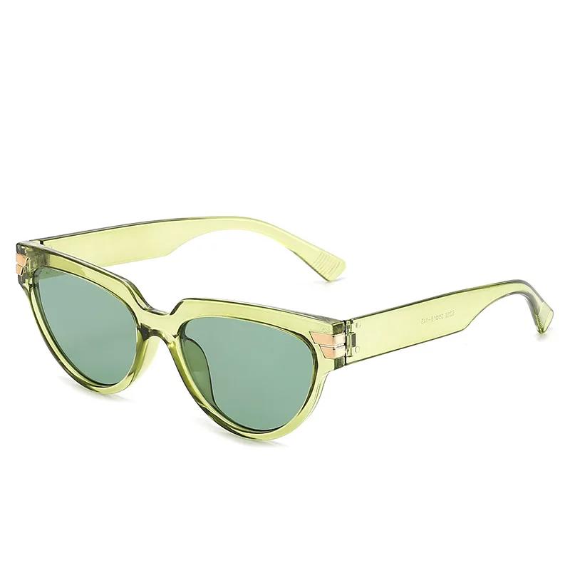 Classic Retro UV400 Sunglasses Rivet Decoration UV Resistant for Women Men Travel Beach Party