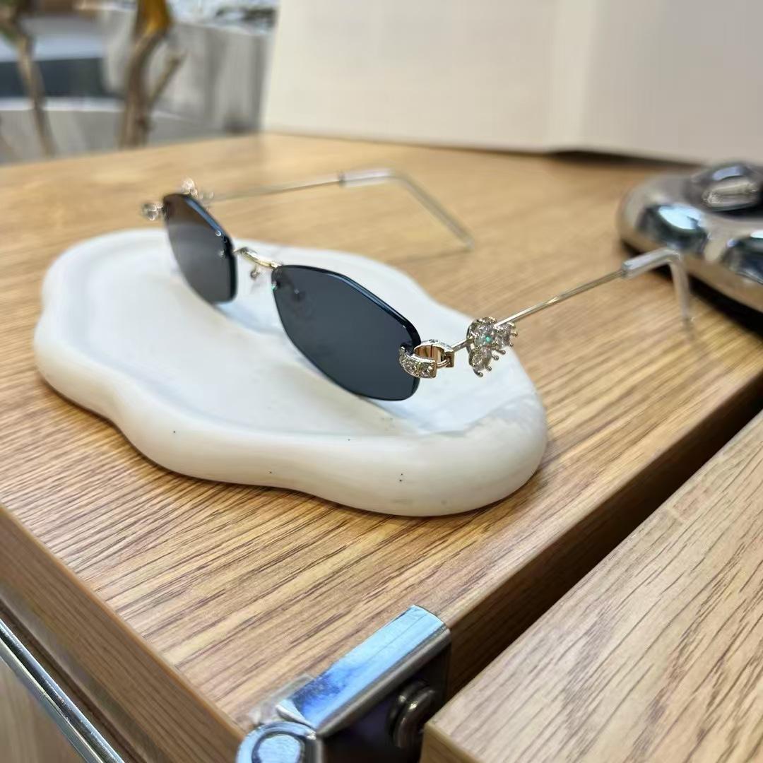 

New Style Sunglasses for Women Polygon Shape Rimless Anti-glare Glasses for Women Fashion Style Female Sun Glass