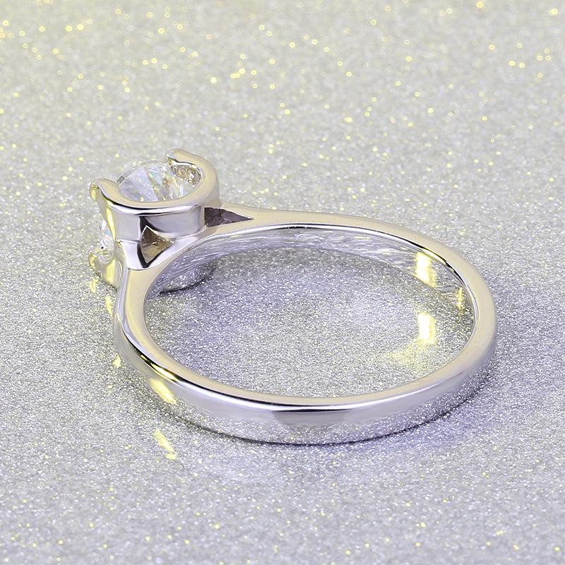 European and American High End Hand Set Zircon Simulated Bullock Diamond Ring Silver Jewelry Ring for Women Wedding Gifts