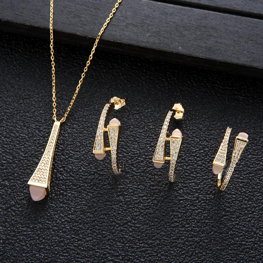 

Европейский ретро набор из циркониевого ожерелья, серег и кольца - коллекция из 3 предметов