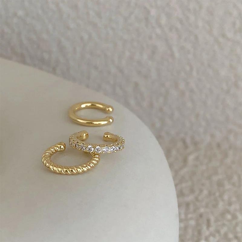 Clips Earrings for Women Unisex Minimalist Fashion Cartilage Hoop Earings Set Ear Cuff Fake Piercing Clip on Ear Jewelry