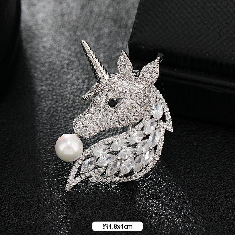 High-end crystal temperament brooch female swan snowflake luxury atmospheric brooch sweater pin suit trendy accessories