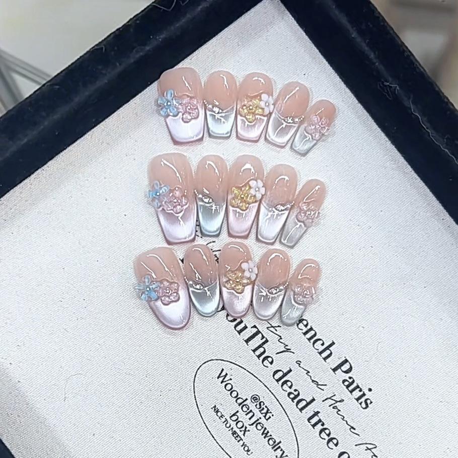 Hand-woven Armor Crystal Small Cat Eyes Sweet Little Fresh Flash Multi-color Flower Nail Art Patch