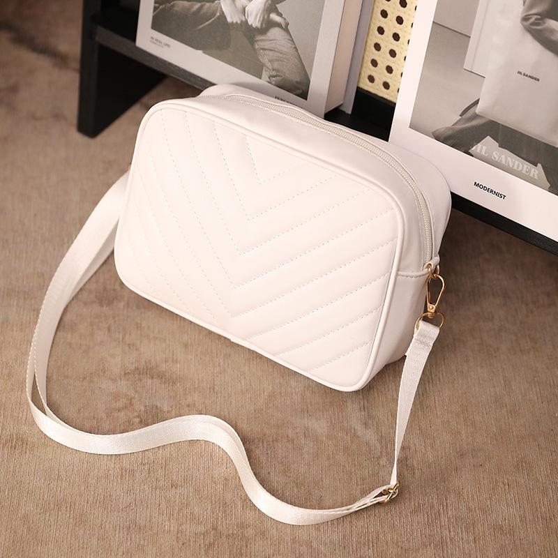 Trendy Personalized Women's Camera Bag, New Fashion V-embroidered Women's Bag, Simple and Atmospheric Women's Messenger Bag