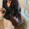 Borsa a Secchiello in PU con Tasca Frontale Grande Capacità Borsa a Spalla alla Moda
