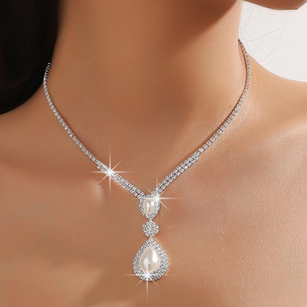 3 Piece Set Of Women Water Drop Diamond Necklace And Earrings With A Stylish And Stylish Design Light Luxury High End Feel Set
