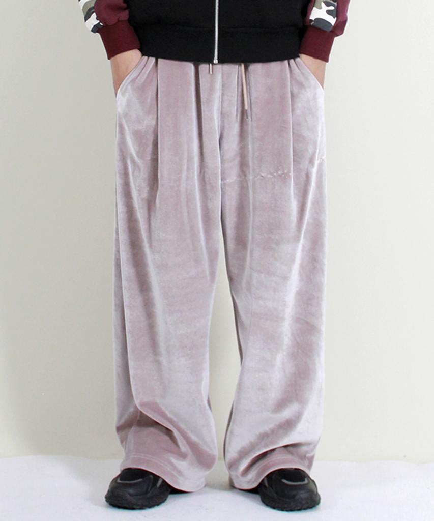 Deumakeu Velvet Laminated Single-Pleat Real Wide Pants Beige