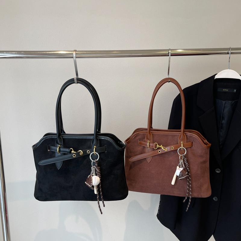 Large Capacity Bag Women's 2025 New Fashion High Sense Retro Shoulder Bag Autumn and Winter Commuter Tote Bag