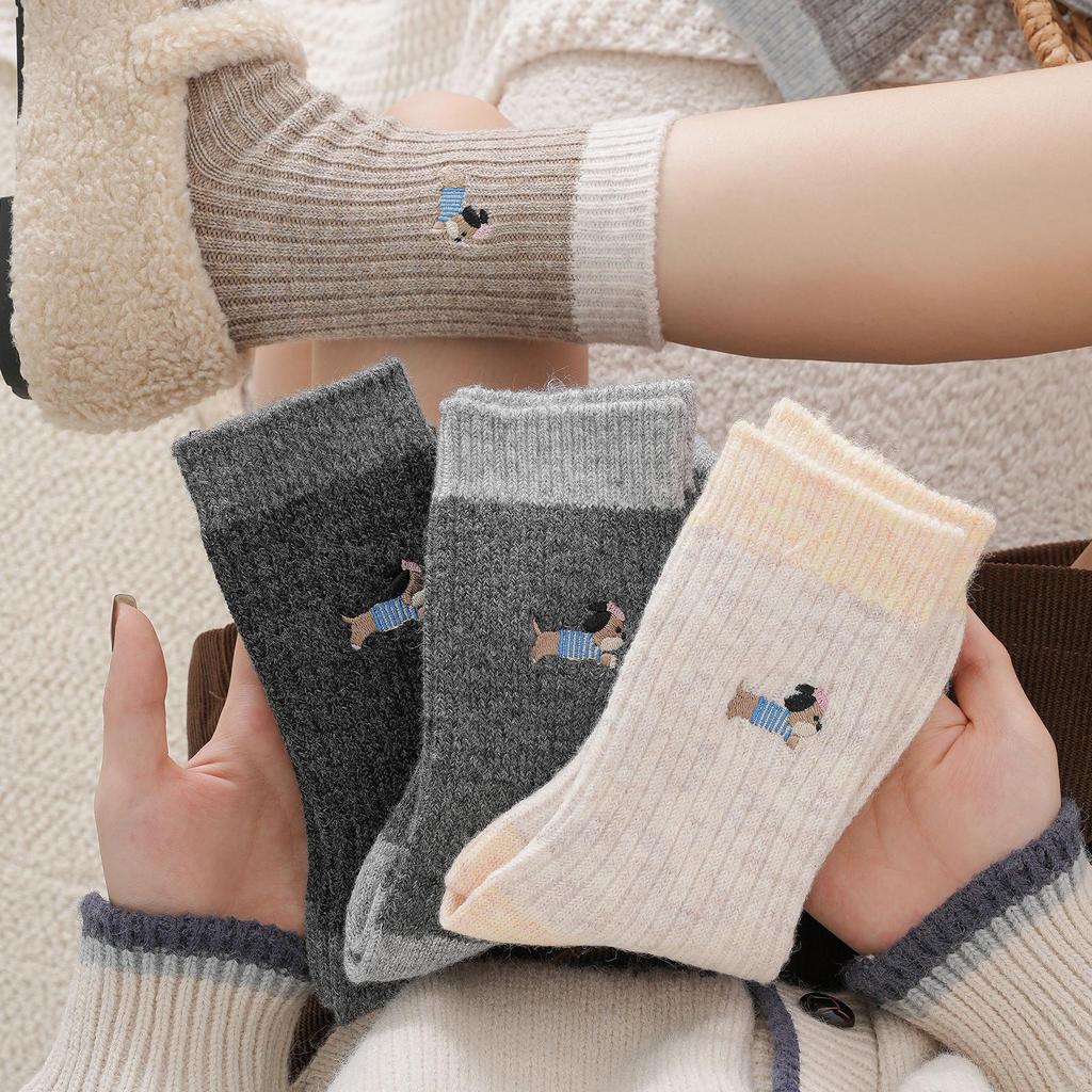 Autumn/Winter Korean Style Cartoon Embroidered Mid-Calf Plush Socks - Melaude Series