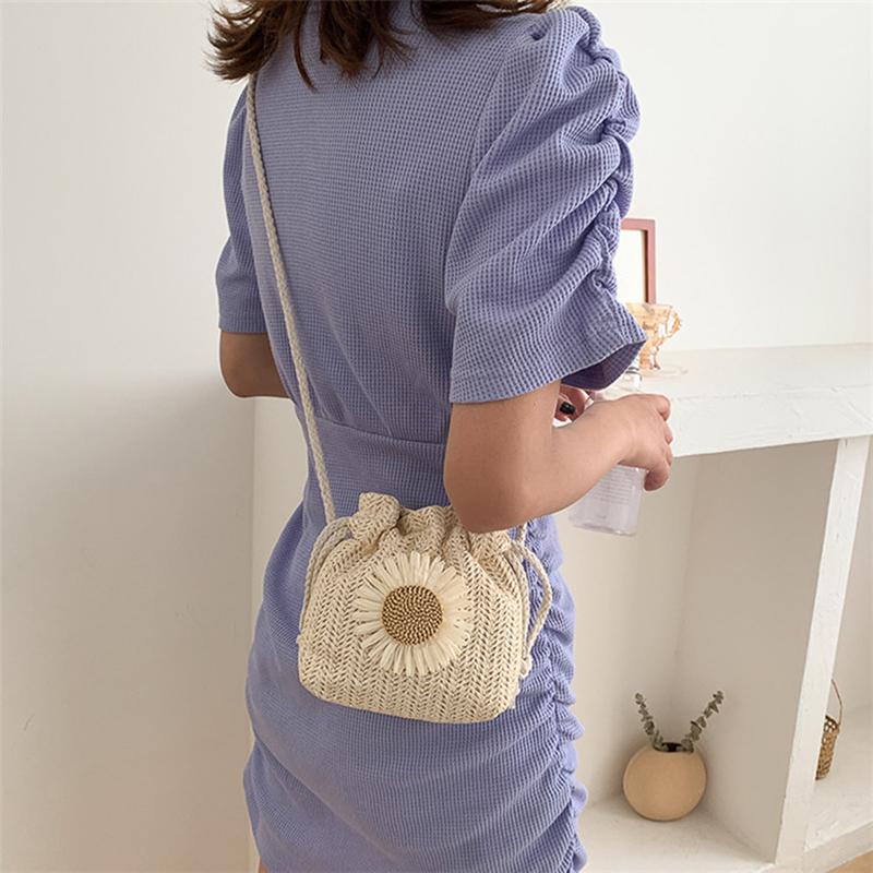 Rattan Woven Women Straw Bag Handbag Knit Flower Summer Beach Woman Shoulder Messenger Khaki White Bags Fashion Creative