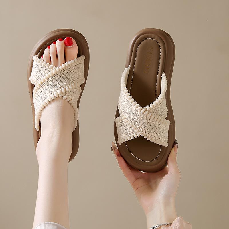 2025 New Height-increasing Outer Wear Shit Fashionable and Comfortable Slippers Versatile Spring and Summer Annual Feeling Stepping On Beach Sandals W