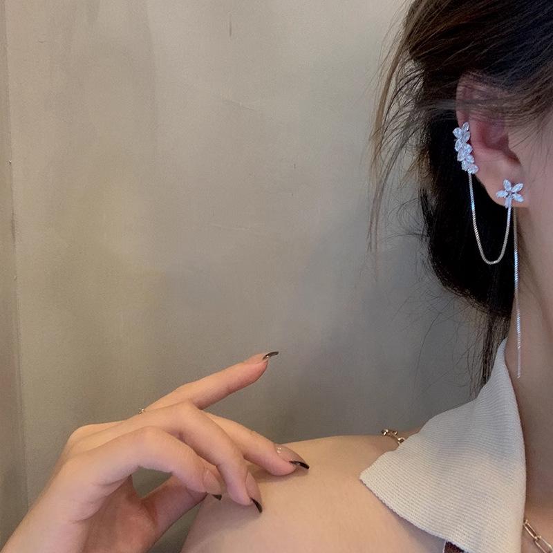 Elegant Tassel Ear Cuff: Non-Piercing Floral Ear Clip with High-End Appeal
