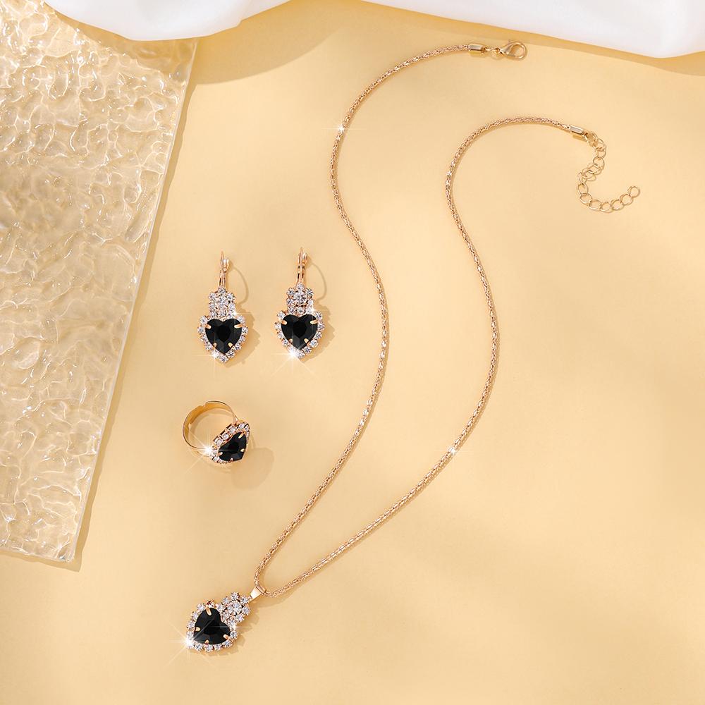 4-częściowy zestaw cyrkonii w kształcie serca z naszyjnikiem z zawieszką, kolczykami na haczykach i pierścionkiem. Modne, wszechstronne, słodkie akcesoria.