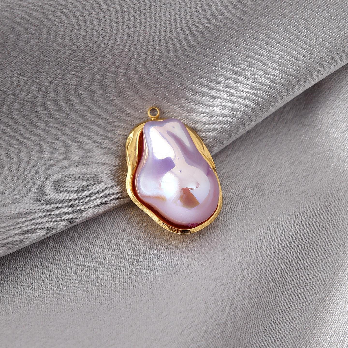 

Seashell Dyed Pink Green White Tooth-Shaped Pendants for DIY Jewelry 1 piece