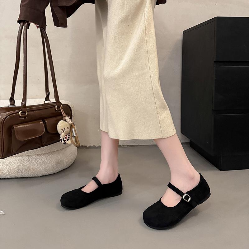 Gentle with skirt ballet shoes 2025 new one-word buckle single shoes women's French retro shallow mouth Mary Jane shoes