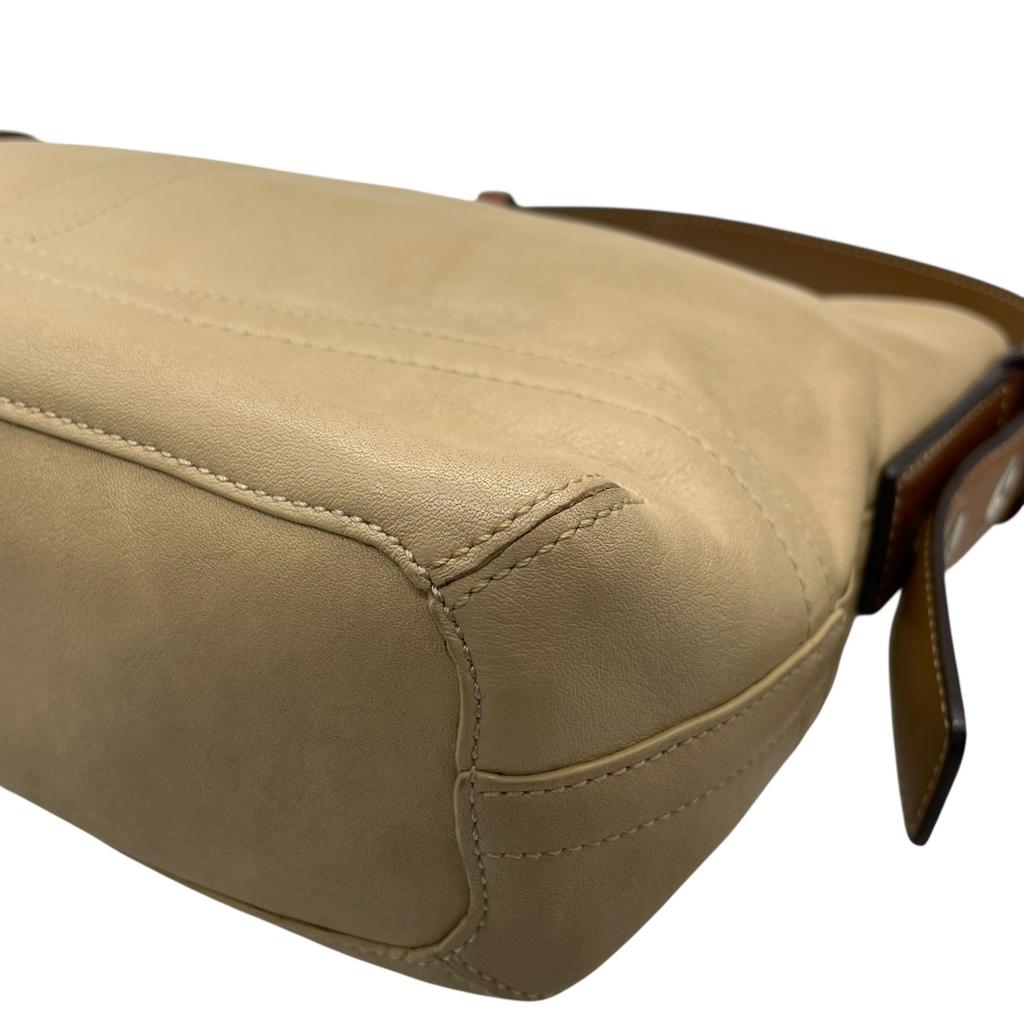 Used COACHShoulder Bag beige leather Women
