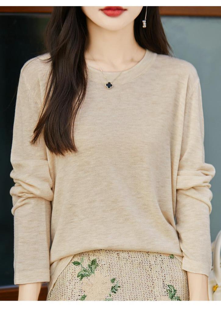 Women's Minimalist Wool Pullover - Thin, Round Neck, Long Sleeve, Loose Fit