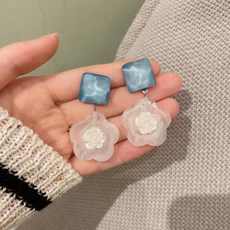 

Серьги-желе с синими цветами камелии: Элегантные и свежие летние пляжные аксессуары для женщин