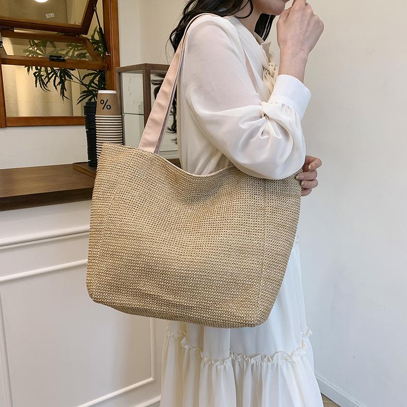 Large Capacity Straw Bag Women's Seaside Vacation Tote Bag for Commuting Shoulder Tote Bag