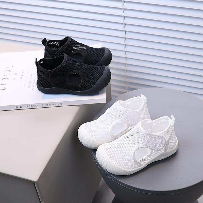 Summer New Style Hollow-out Breathable Mesh Shoes / Boys' Toe-Covered Anti-Kick Sandals / Girls' Solid Color Beach Shoes