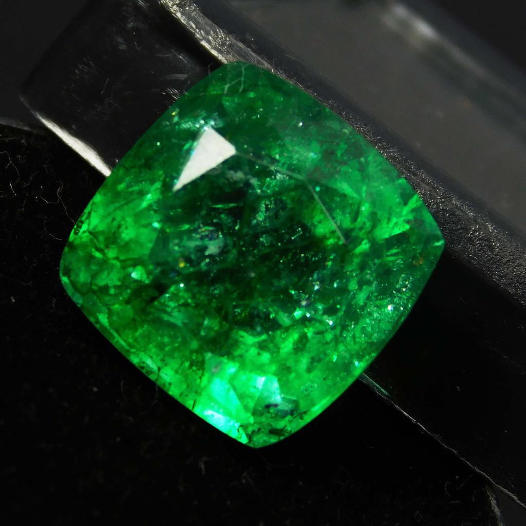 Natural Green Emerald Loose Gemstone Colombian 10 ct Cushion Cut for Jewelry Making and Crafts