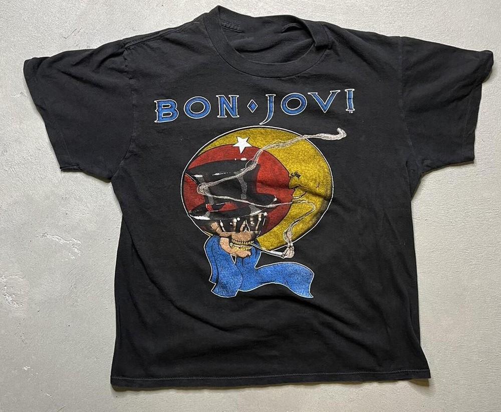 

Bonn JovVi Bon hi moon and skull Vintage band member S-4XL Shirt Unisex T-Shirt XXXXL