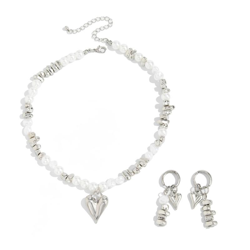Elegant Pearls Necklace And Earrings Set With Shattered Silver Accents For Weddings Evening Event 1