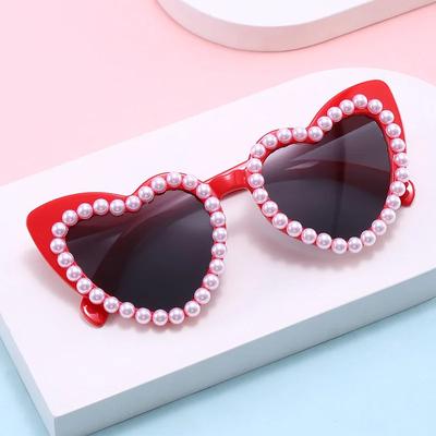 Vintage Women Pearl Sunglasses Luxury Oversized Heart-shaped Sun Glasses Fashion Summer Outdoor UV Protection Eyeglasses