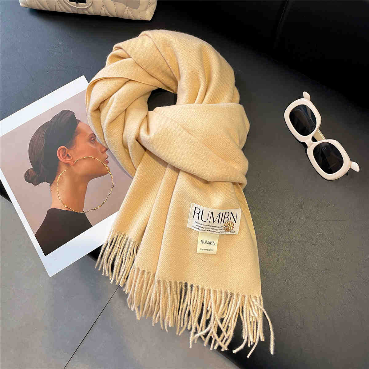 

Земляной цвет, базовый однотонный большой шарф с кисточками, темперамент, утолщенная теплая шаль, мягкая клейкая шея бежевый