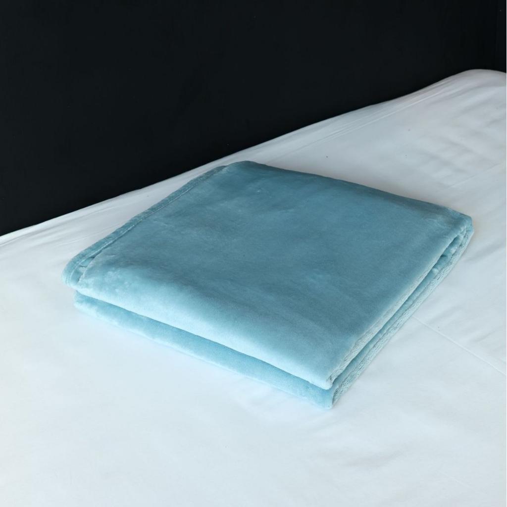 Solid Color Double Sided Autumn Winter Blanket Thickened Coral Fleece Nap Blankets Multi Purpose Double Air Conditioning Quilt