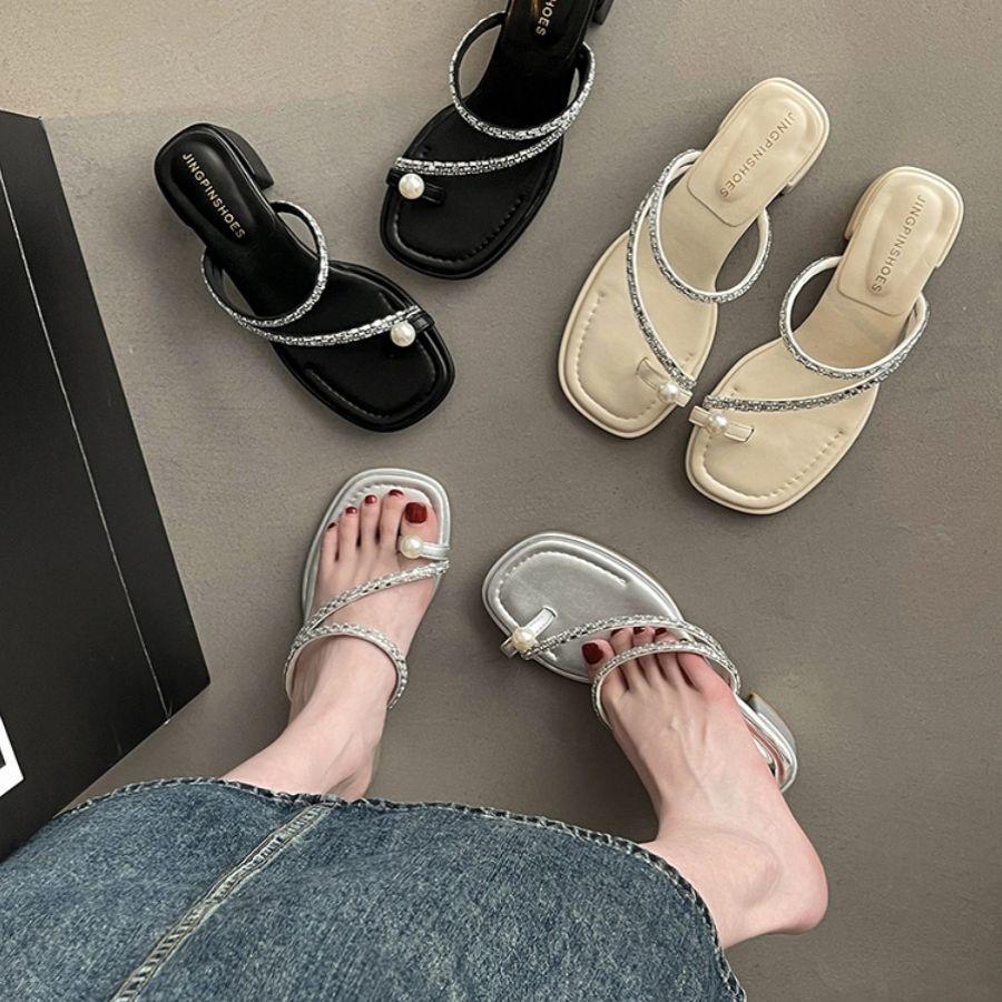 Coarse heel set toe pearl word sandals women's 2025 summer new fashion black temperament slippers women's outer shoes