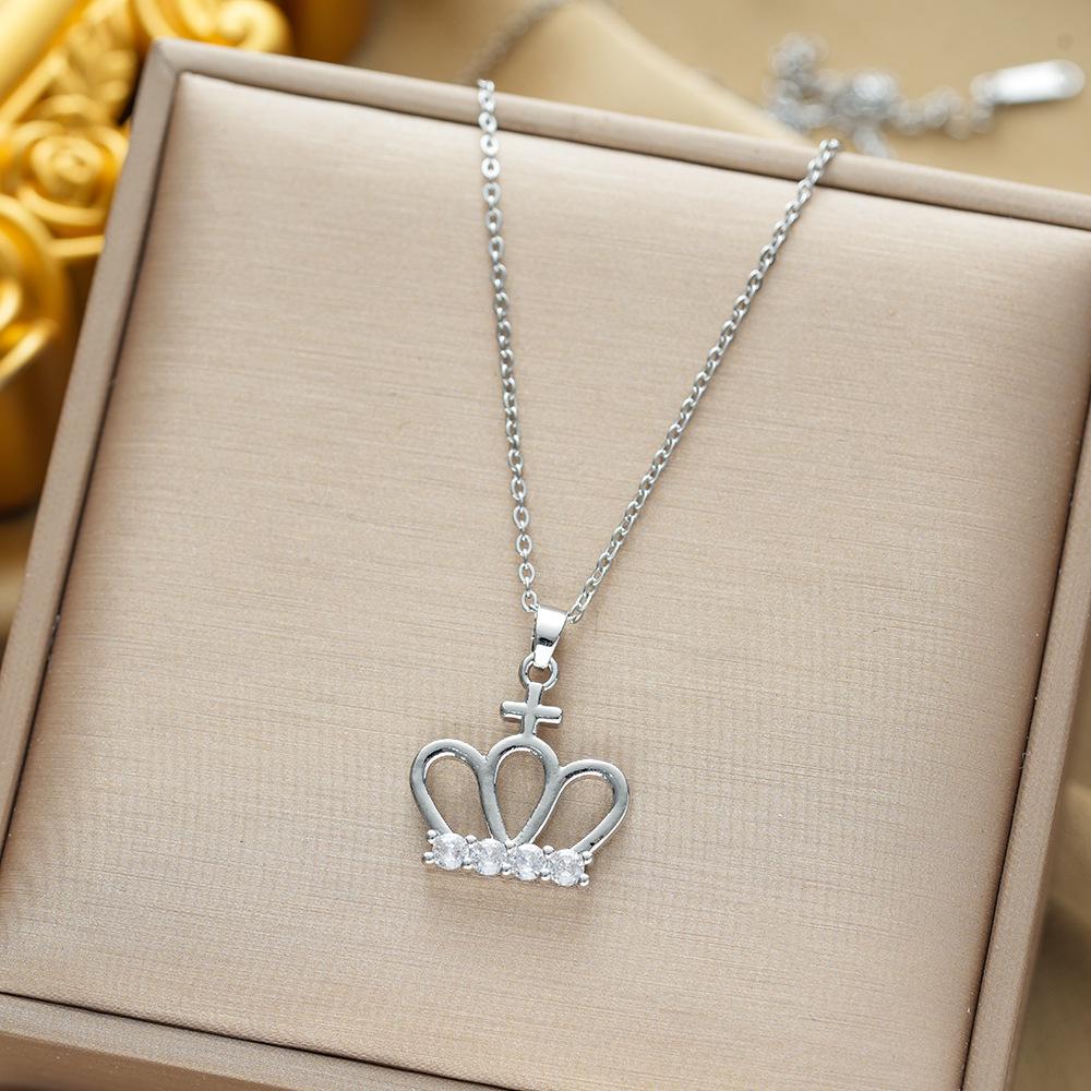 Titanium Steel Non-fading Necklace - European & American Style, Light Luxury, Versatile Korean Fashion, Perfect for Women and Girlfriend Gifts.