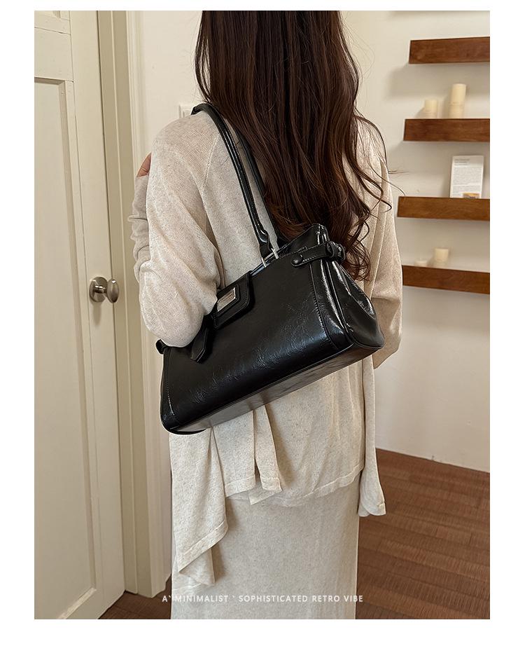 Vintage Retro Leather Baguette: High-capacity Lock Briefcase Handbag