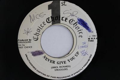 7inch Record STRUGGLERS  Never Give You Up  Version NONE 1ST CHOICE Jamaica Reggae Ska  Dub Used