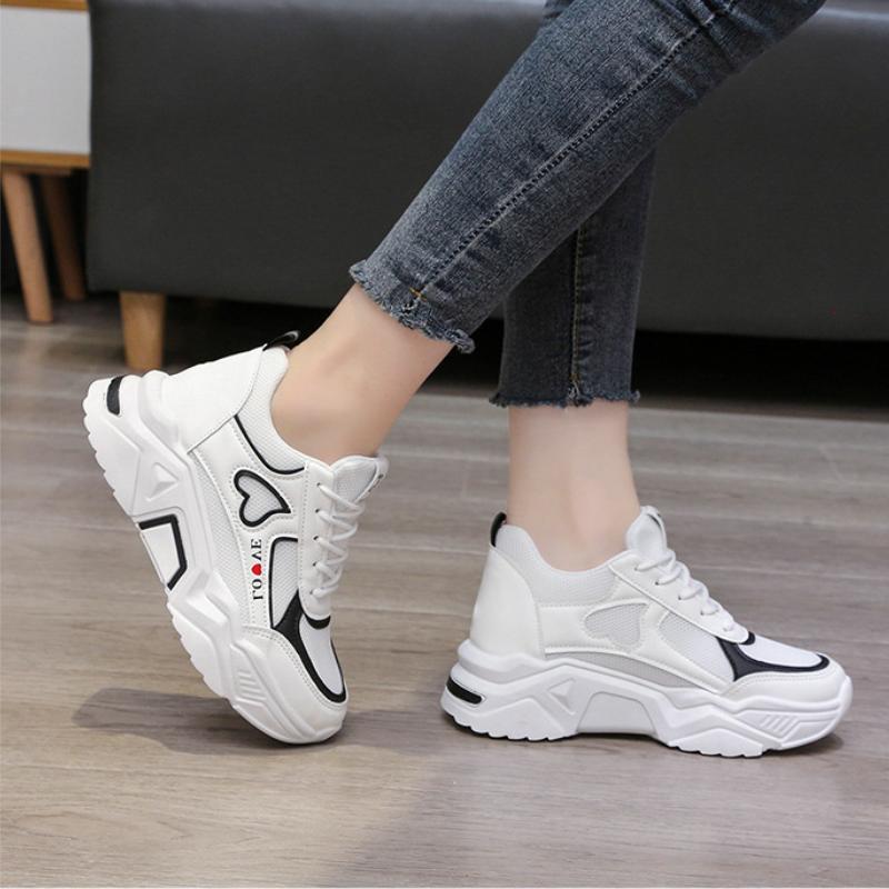 New Spring Autumn Lace-up Sneakers Women Breath Thick Bottom Lightweight Sports Shoes Comfortable Leisure Shoes