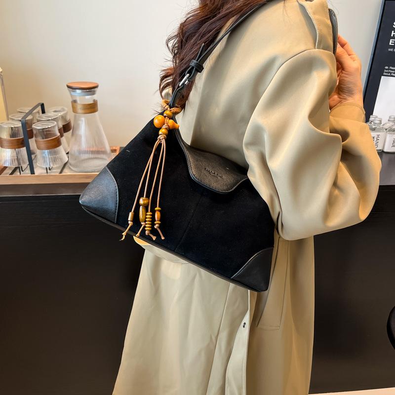 Frosted Retro Bag Women's Large Capacity 2025 New Autumn and Winter Niche Design Single Shoulder Messenger Bag Commuter Dumpling Bag