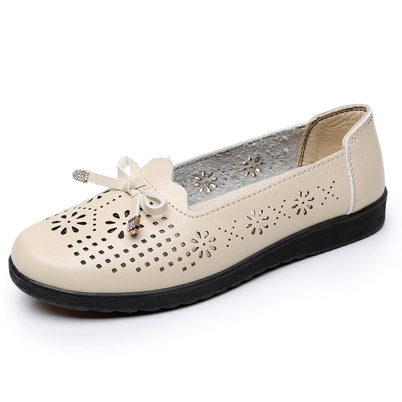 Sandals women's summer new hollow hole single shoes soft sole non-slip leather shoes middle elderly women's shoes