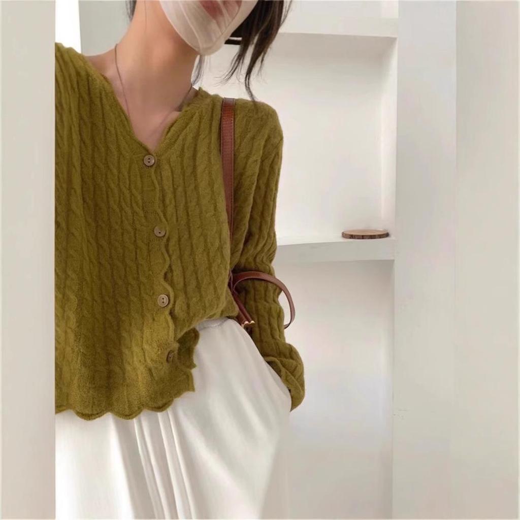 Women's Loose Cashmere Wool Cable Knit Cardigan Sweater with Round Neck