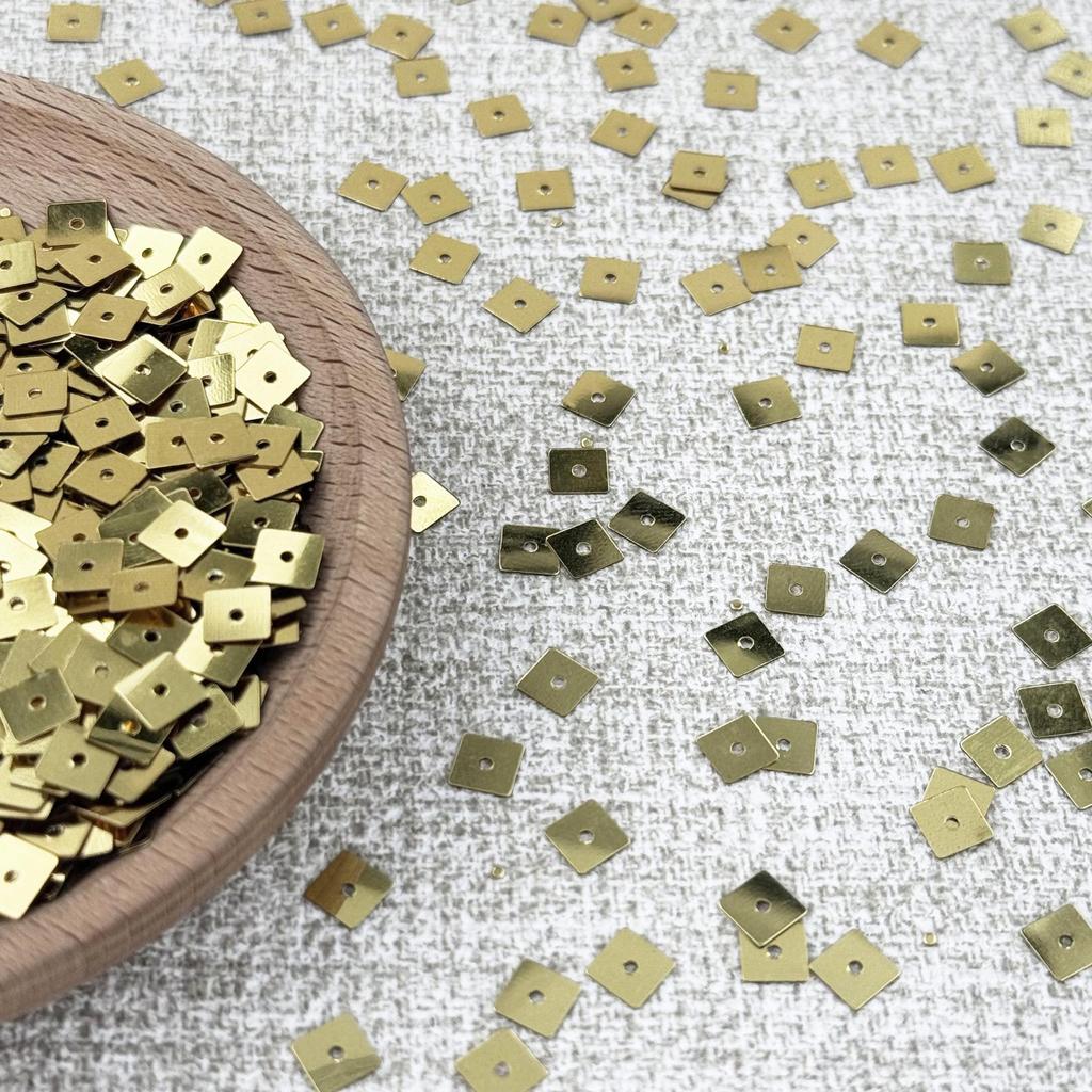 Square Sequins with Hole: PET Quadrilateral Sequins, DIY Bead Jewelry & Stage Costume Accessories