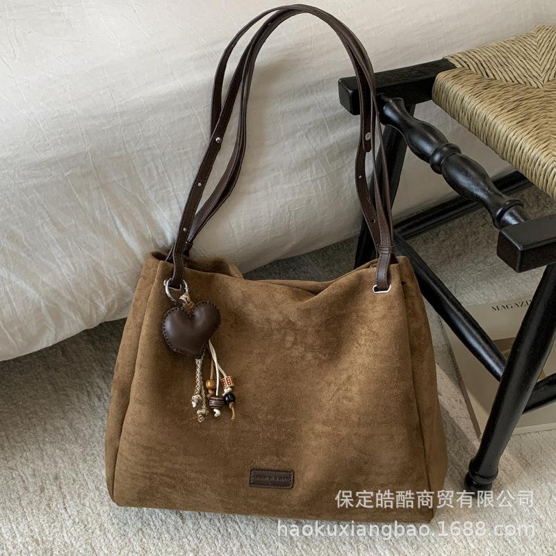 Large-capacity Retro Bag Women's Autumn and Winter Versatile 2025 New Casual Shoulder Underarm Bag Commuter Tote Bag