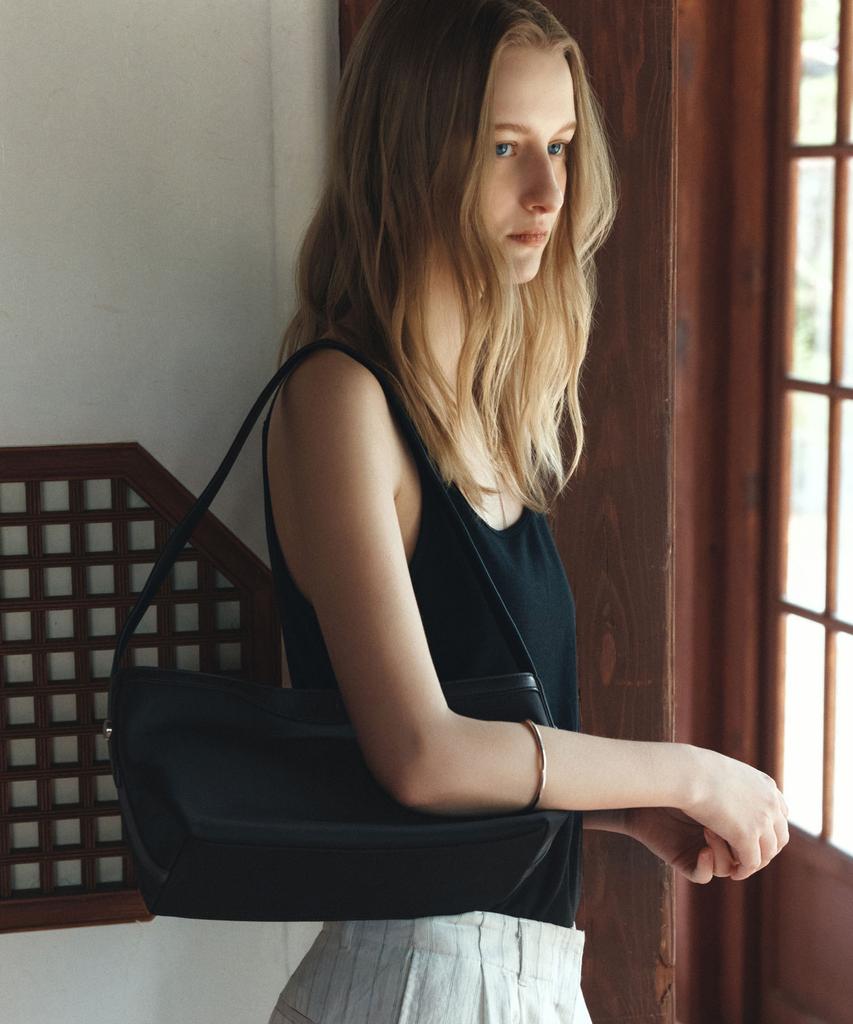 Siyazu Siac3134 Juno Mini Slouch Bag_Black