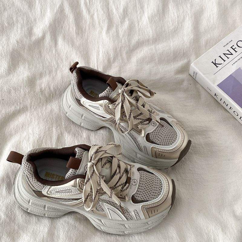 

Cement gray low-top thick-soled heightening shoes 2025 winter velvet leisure college wind lace-up Hong Kong wind warm dad shoes 40