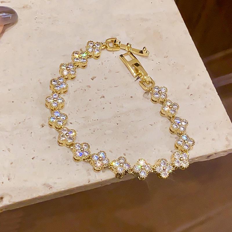 Brățară cu Flori din Zircon placată cu Aur de 14K: Bijuterii de modă vintage, rafinate, de lux pentru femei.