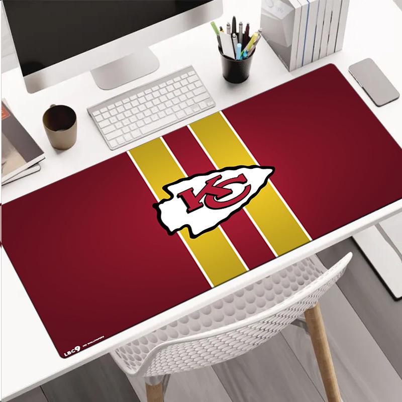 Kansas City Chiefs Logo Mauspade, Gummibasis, Esports Schreibtischmatte, Mauspade für Gamer und Bürogebrauch, Gaming Schreibtisch, leicht zu reinigende Matte