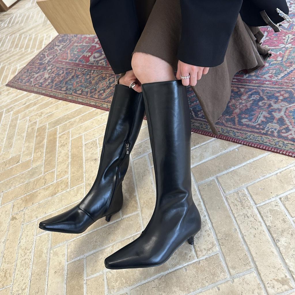 Korean version of thin heel pointed boots for women's 2025 autumn and winter new versatile women's boots sleeve fashion boots European and America